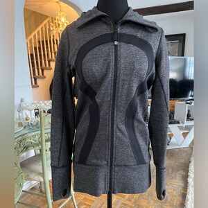 Lululemon in stride jacket